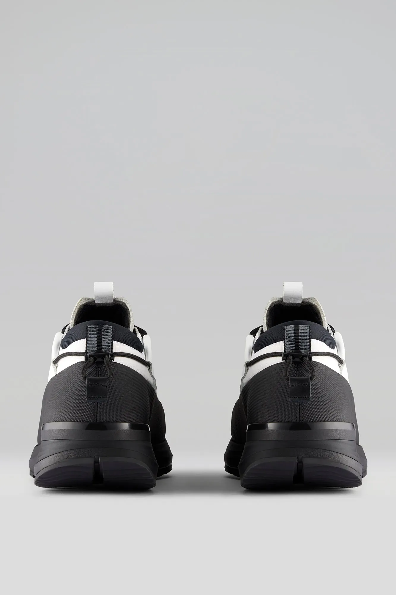 Glacier Trail Sneaker