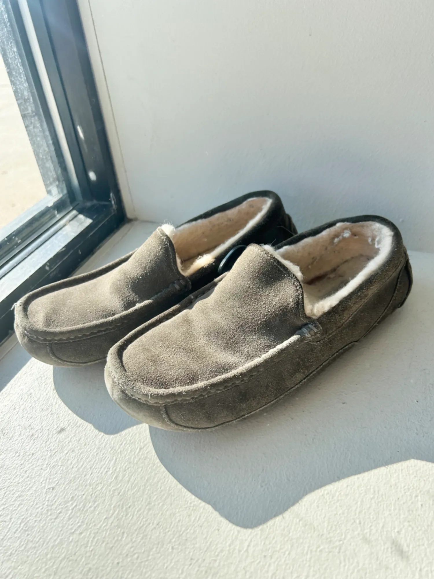 Uggs Casual Shoes Womens 10